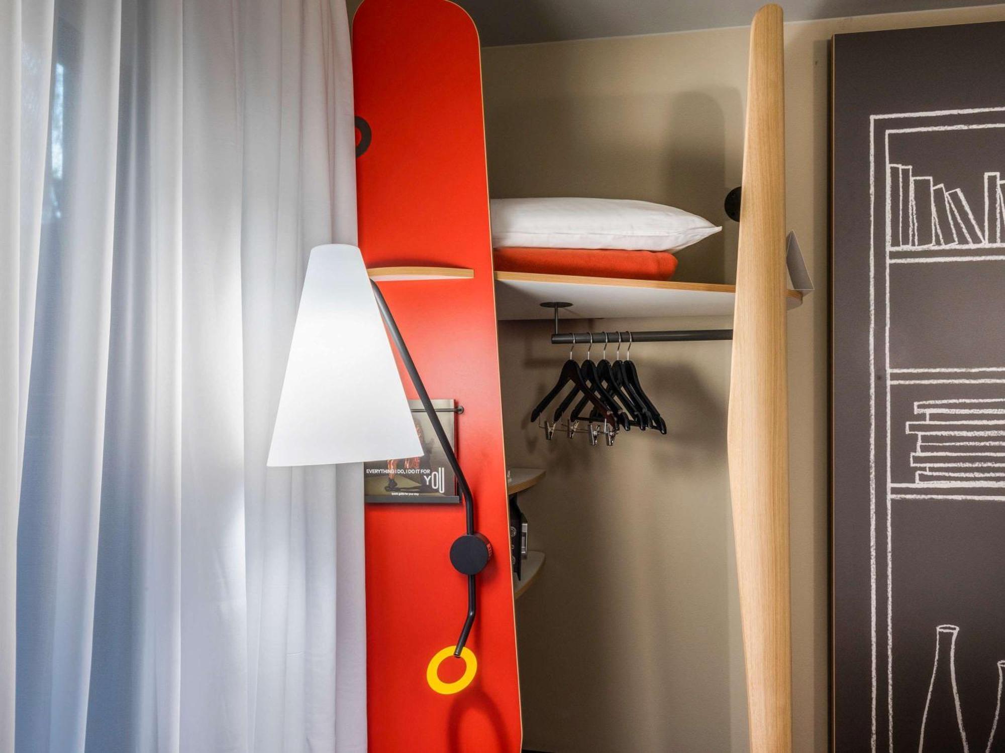 Ibis Irun Hotel Екстериор снимка