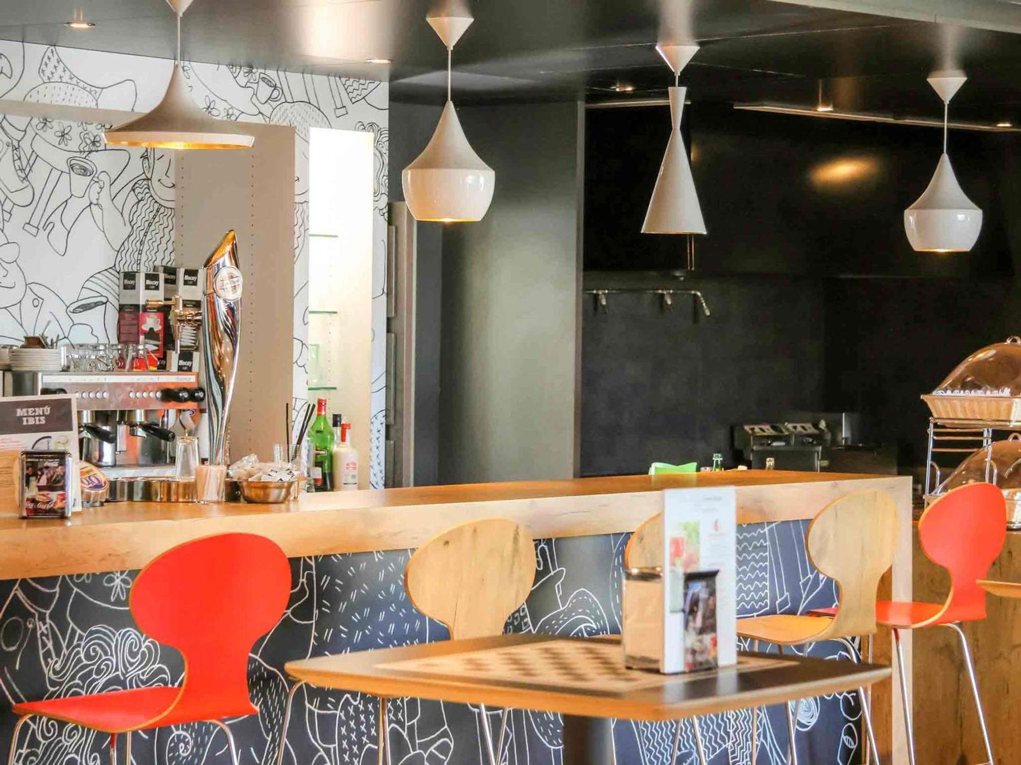 Ibis Irun Hotel Екстериор снимка