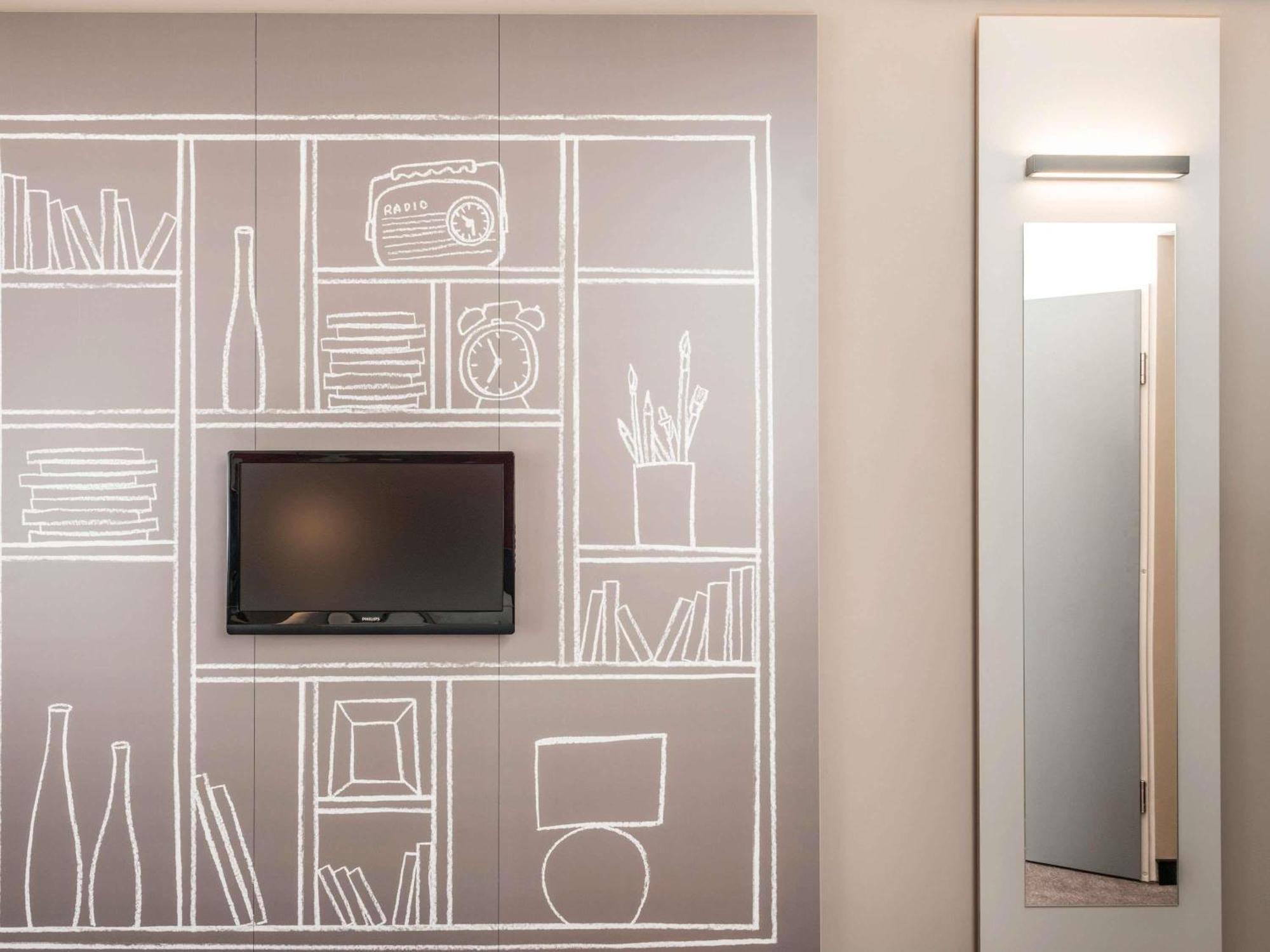 Ibis Irun Hotel Екстериор снимка