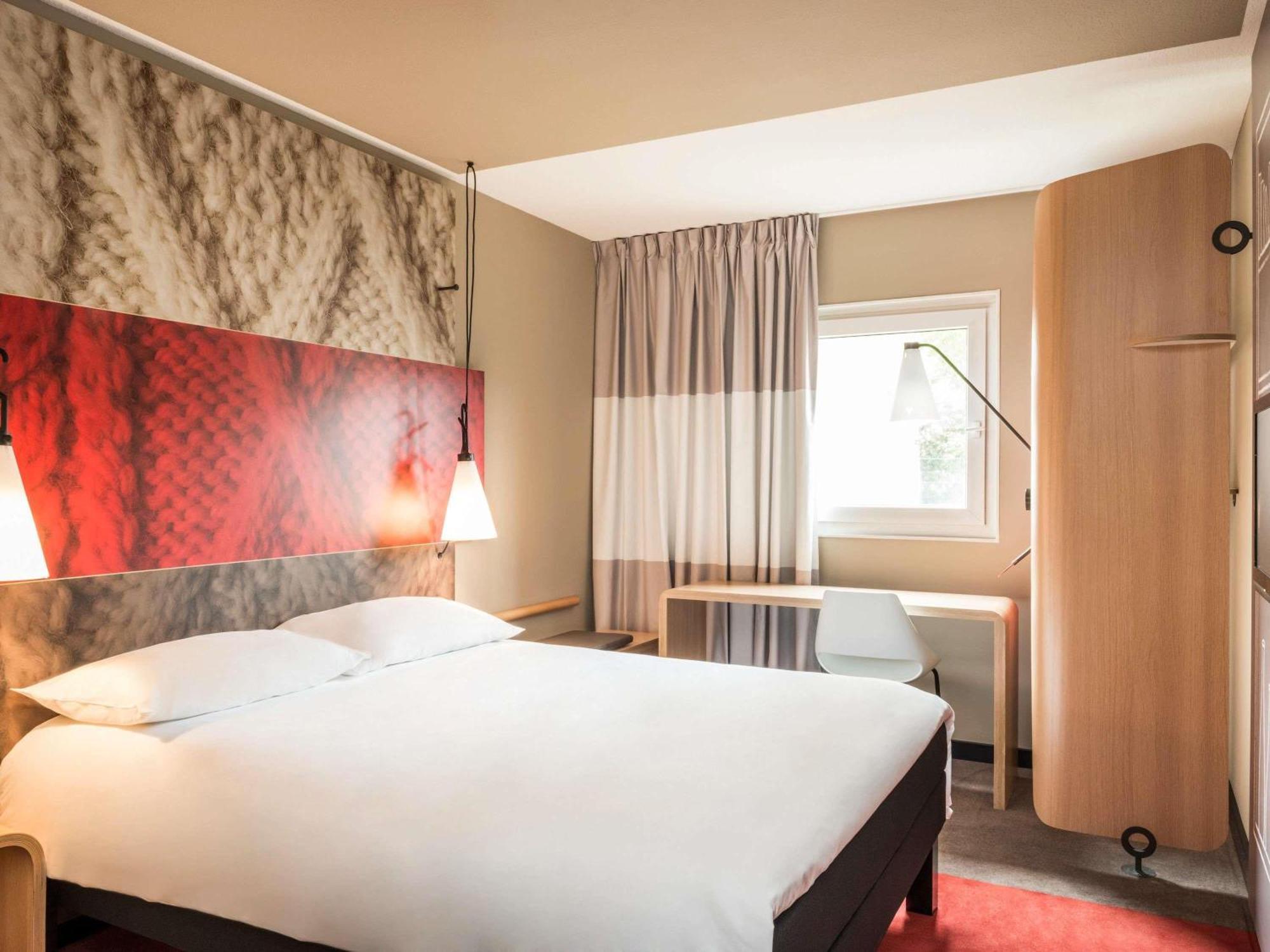 Ibis Irun Hotel Екстериор снимка